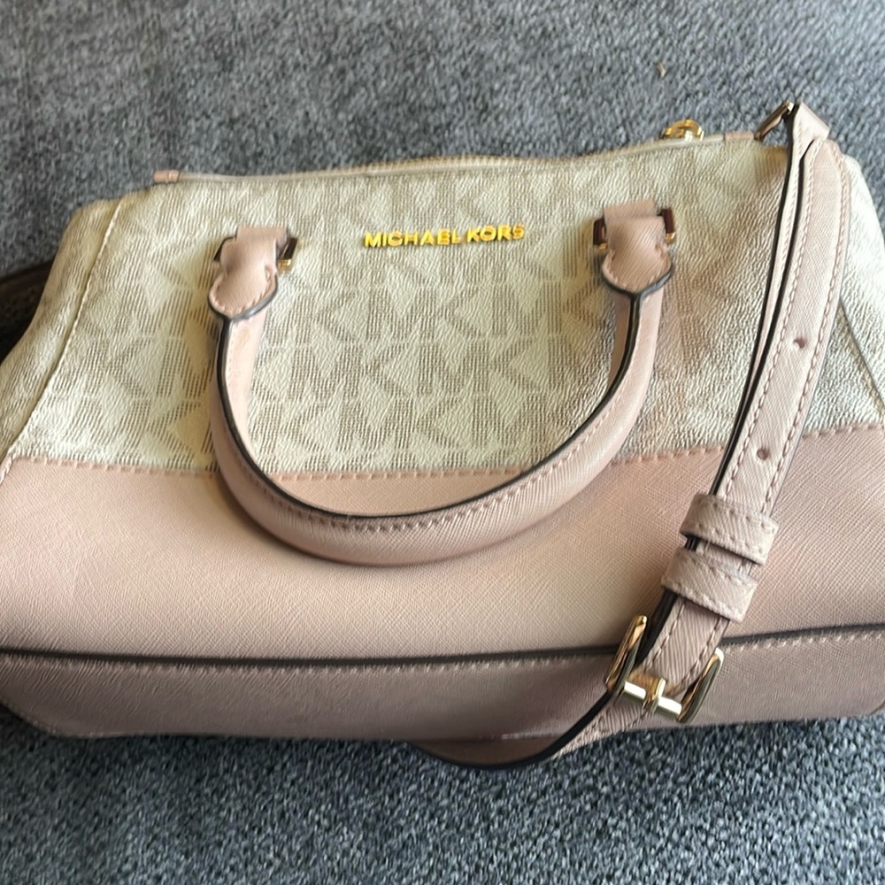 Michael kors purse